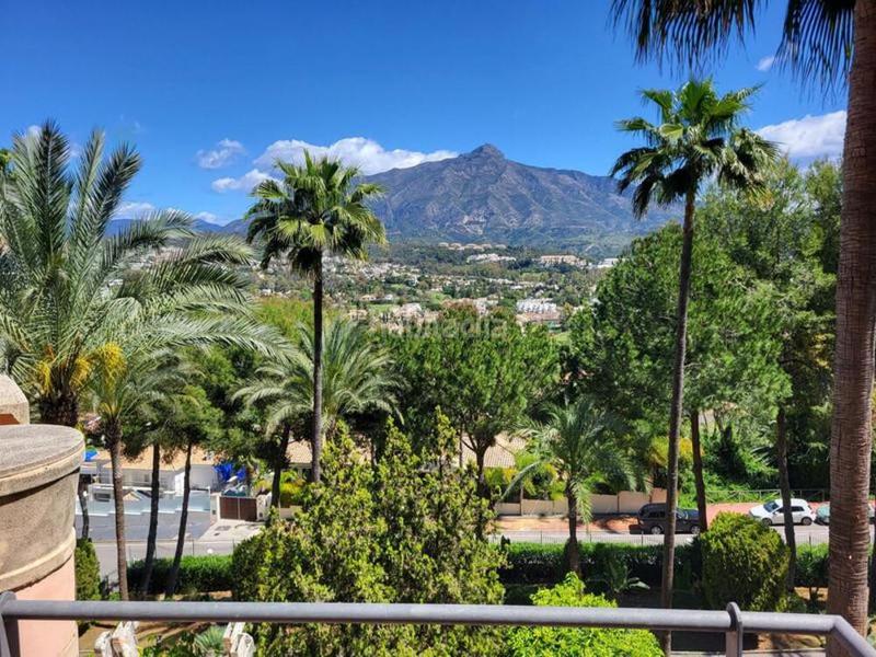 Foto 630f90cb-16e6-4e45-909b-dec7a15e100f. Appartement mit parking pool in Los Naranjos Marbella