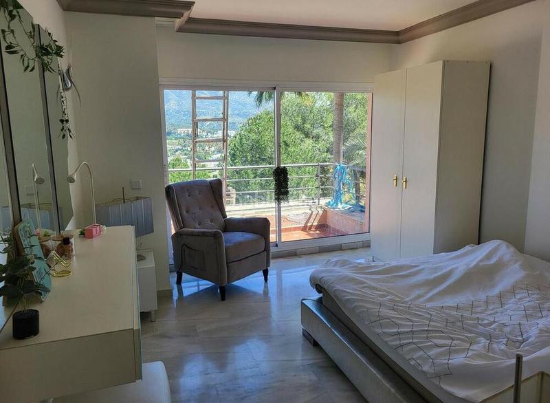 Foto 6dc5ca50-3a2a-46b8-9391-f603ea147e43. Appartement mit parking pool in Los Naranjos Marbella