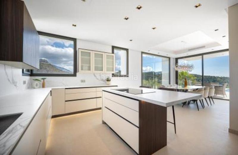 Foto 6b73e652-cbed-47cb-b1aa-e76faf00a98c. Haus mit heizung parking pool in La Quinta Benahavís