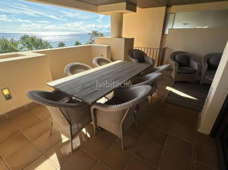 Foto 28e5ca7e-efea-4b0e-82a9-a9694b6cd4b1. Lloguer apartament amb aparcament piscina a Zona de Punta Plata Estepona