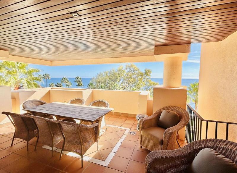 Foto 4ede35e1-5dae-4ed9-b47f-d65df757dab7. Lloguer apartament amb aparcament piscina a Zona de Punta Plata Estepona