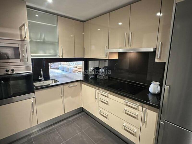 Foto 6a93392d-d7da-4286-b21a-50e7ad3a2415. Lloguer apartament amb aparcament piscina a Zona de Punta Plata Estepona