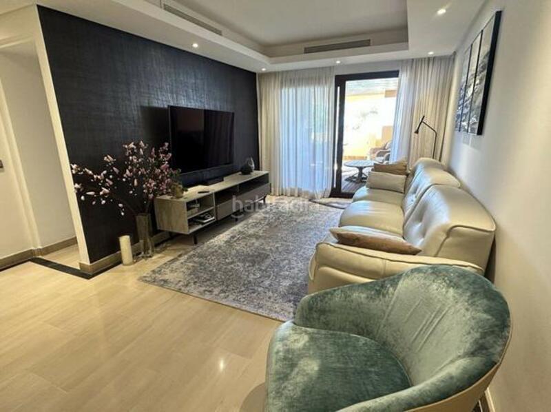 Foto 7520c299-54d3-40e7-ae79-b08266b89964. Lloguer apartament amb aparcament piscina a Zona de Punta Plata Estepona