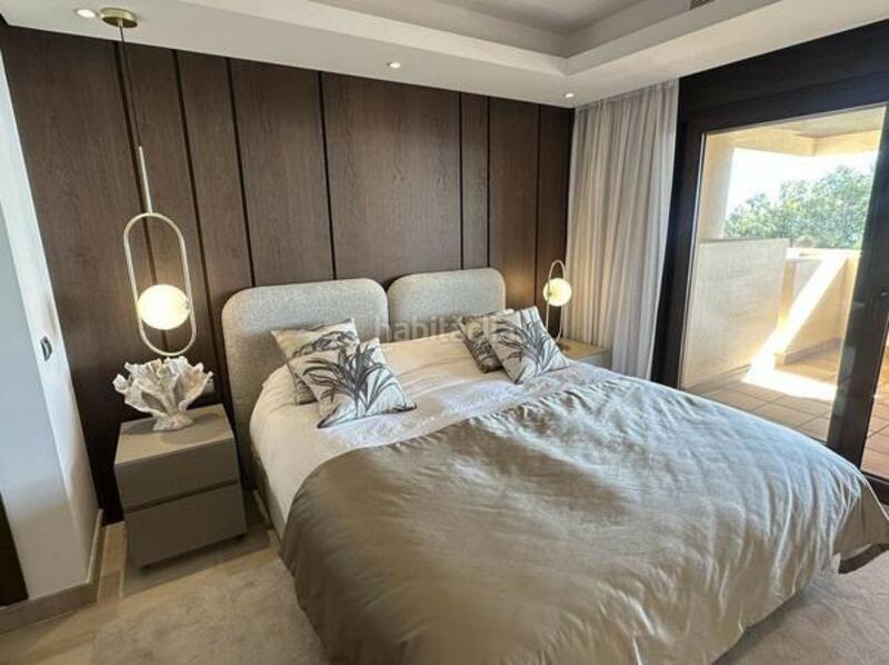 Foto e92e0d7d-8ae9-43e9-9786-4284de331d7d. Location appartement avec parking piscine dans Zona de Punta Plata Estepona