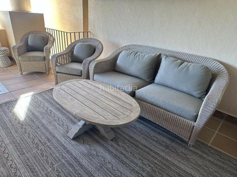 Foto f8949103-d998-41ed-99b0-9fb671a81ca1. Location appartement avec parking piscine dans Zona de Punta Plata Estepona