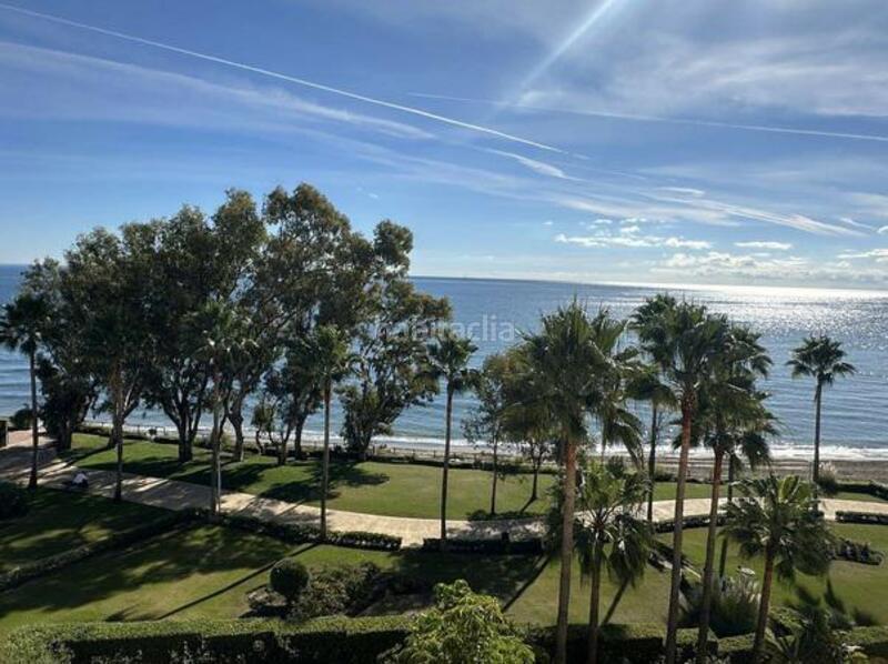 Foto 2a6ec2ec-2f0d-4d3d-8335-60e5b3cccbba. Miete appartement mit parking pool in Zona de Punta Plata Estepona