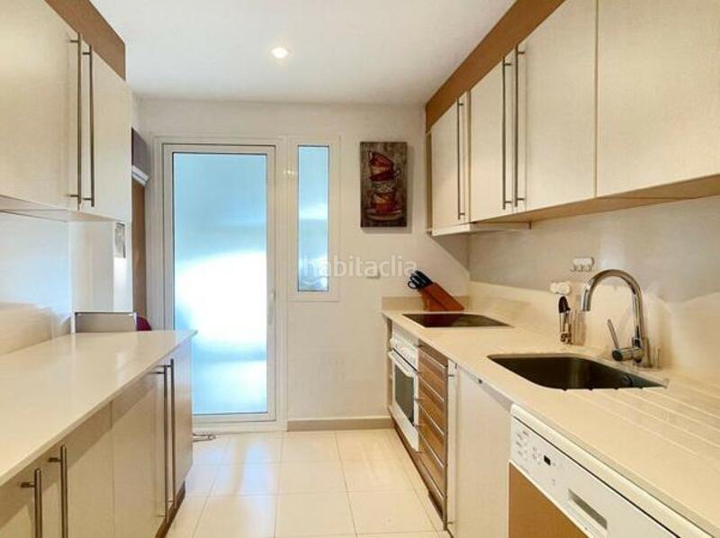 Foto 068a87b4-ea25-45c9-9a04-3aba16b5b45d. Attico con parcheggio piscina in Nueva Andalucía centro Marbella