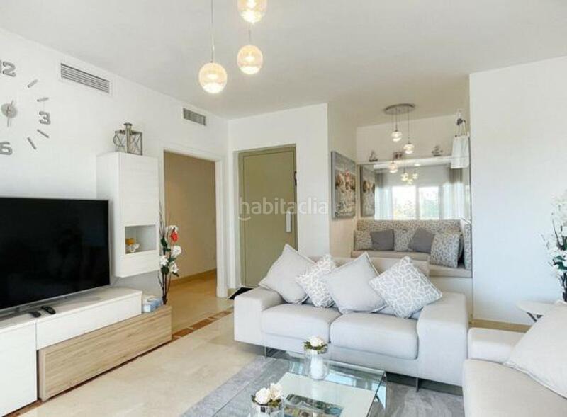 Foto 9eab348e-9aad-48b9-91d6-993e0c2f7693. Attico con parcheggio piscina in Nueva Andalucía centro Marbella