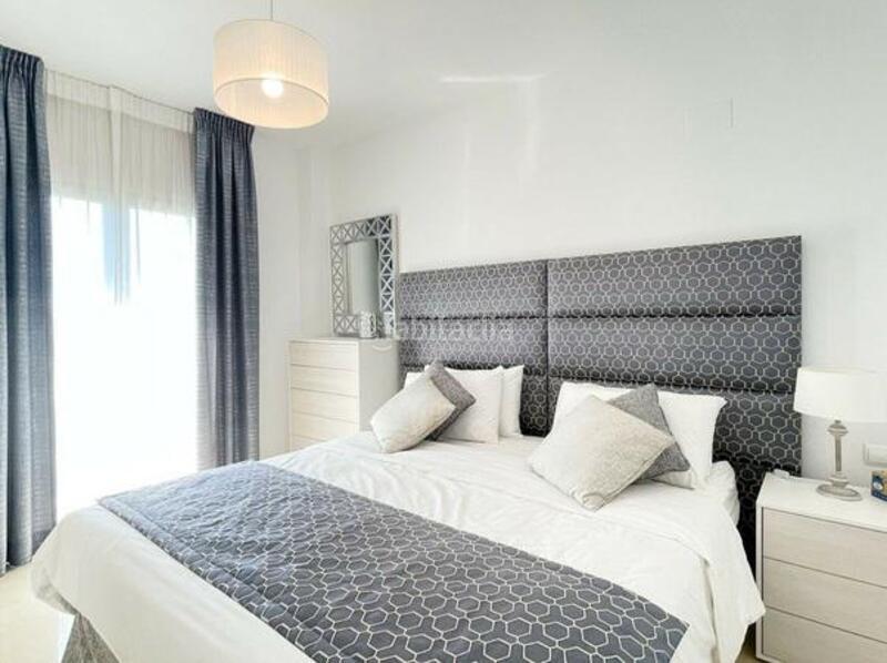 Foto b2f13ee4-e3b7-4be9-9bfe-61b3b80a8c99. Attico con parcheggio piscina in Nueva Andalucía centro Marbella