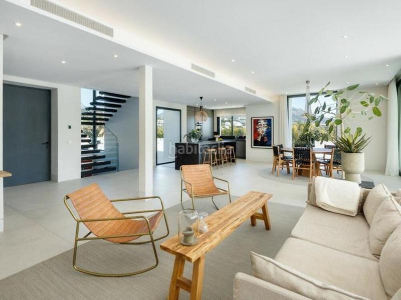 Foto 030c2a96-e1ae-4b4d-8018-855c1ba46380. Casa amb aparcament piscina a Los Naranjos Marbella