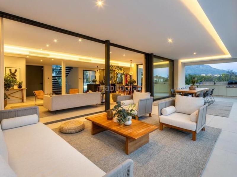 Foto 3b7d79fe-c892-4de0-9f83-62a59aca262a. Casa amb aparcament piscina a Los Naranjos Marbella