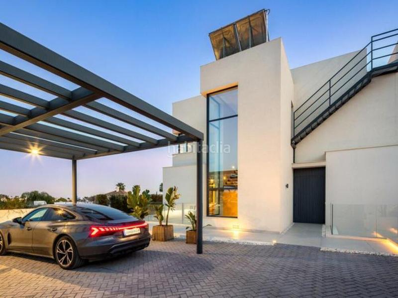 Foto cc644582-8305-42c5-9b68-b9ace843ce56. Casa amb aparcament piscina a Los Naranjos Marbella