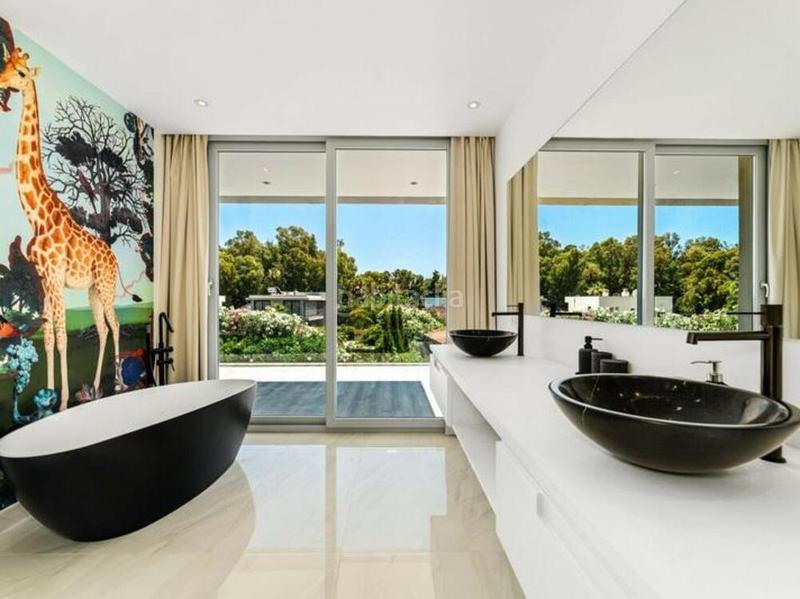 Foto 5c168974-3bbd-4310-b729-8ee7c9858d82. Casa amb aparcament piscina a San Pedro de Alcántara Pueblo Marbella