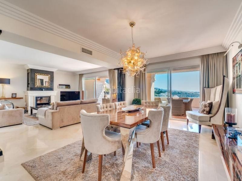 Foto 280843ca-ecf0-489b-ae3f-fb6f2558996b. Rent penthouse with parking pool in Los Naranjos Marbella