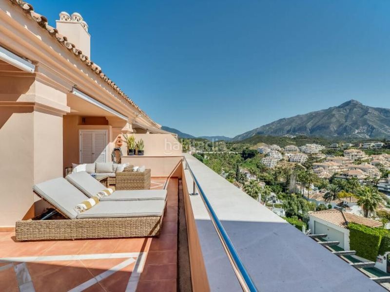 Foto 2c7a9cd8-0135-4931-9541-44677592e067. Rent penthouse with parking pool in Los Naranjos Marbella