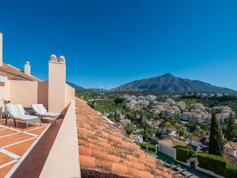 Foto 32787b77-1365-4a32-85f1-1db9c54362fb. Rent penthouse with parking pool in Los Naranjos Marbella