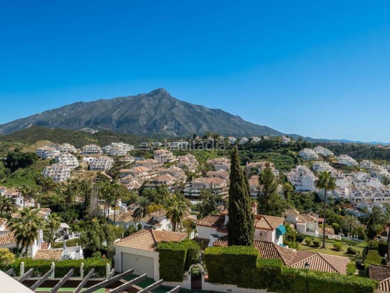 Foto bcf2161a-e60b-4171-a301-53c3c2247aa3. Rent penthouse with parking pool in Los Naranjos Marbella