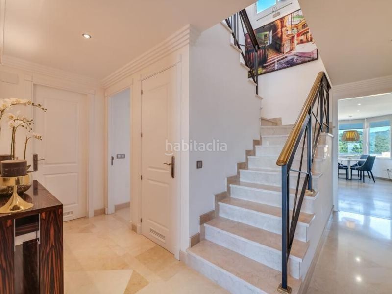 Foto e9893bbd-f5aa-419c-8b5e-5b5486d08a92. Rent penthouse with parking pool in Los Naranjos Marbella