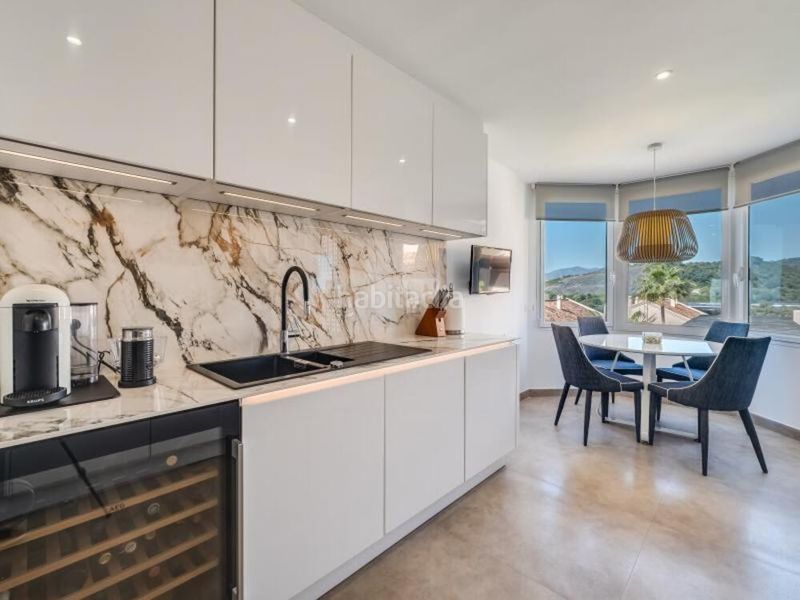 Foto f779e4d5-dc4c-40c7-905c-54ac5c5522a7. Rent penthouse with parking pool in Los Naranjos Marbella