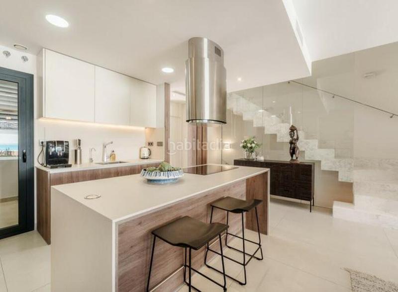 Foto 05b35999-d9cd-46fa-a7df-3ac208c7282f. Maison jumelée avec parking piscine dans Puerto Banús Marbella