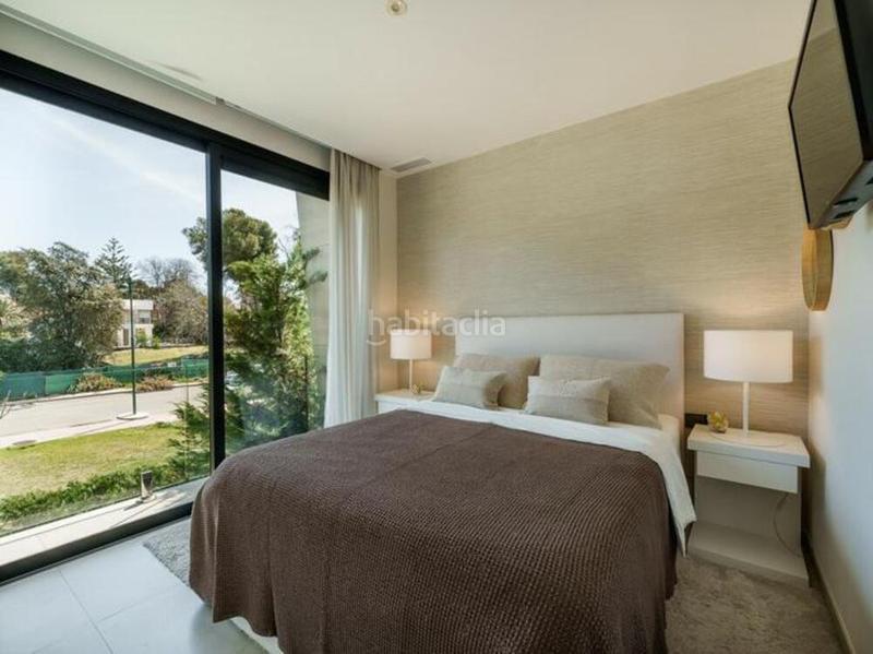 Foto 2b953126-8101-4012-82bf-22b6ef94daab. Maison jumelée avec parking piscine dans Puerto Banús Marbella