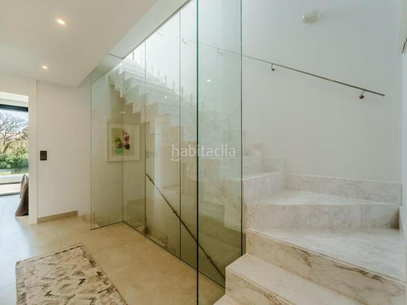 Foto 6bc7cc88-0a3a-42bb-9da5-78c2dbe7f2fb. Maison jumelée avec parking piscine dans Puerto Banús Marbella