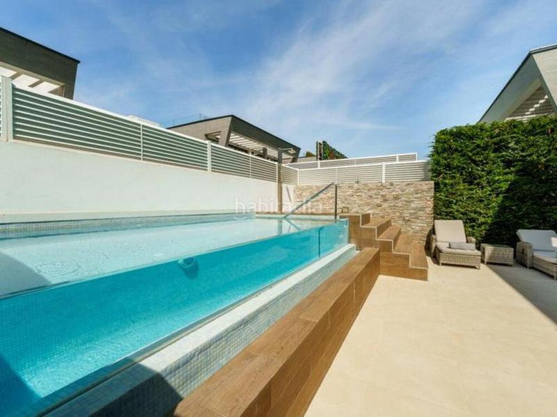 Foto d66f6272-90a9-47d0-99bf-f16320b964b3. Maison jumelée avec parking piscine dans Puerto Banús Marbella