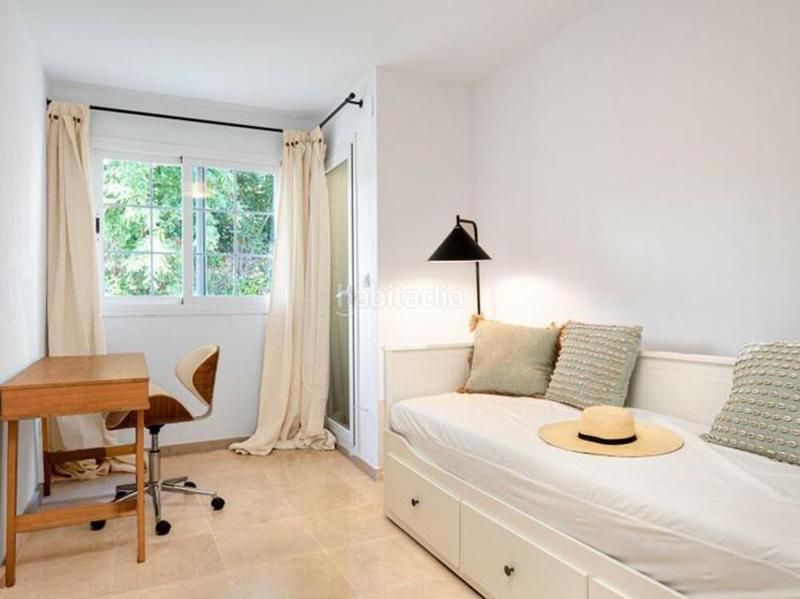 Foto 3c6c4ba4-aeac-481e-a19d-59eac4e08e29. Ground floor with parking pool in Río Real Marbella