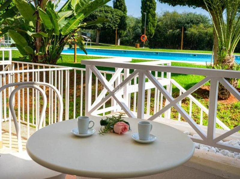 Foto a1afecc4-9f9c-450d-af2f-3bbcb22204d0. Ground floor with parking pool in Río Real Marbella