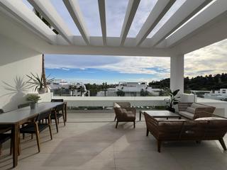 Rent Penthouse in La Alquería. Ático en alquiler en atalaya hills, benahavis