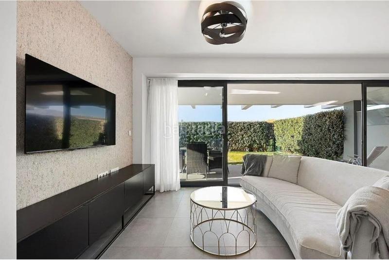 Foto 12803d90-ef3b-458a-afa1-48a7ec7688d7. Alquiler planta baja exclusivo apartamento en planta baja de lujo en oasis325, en Estepona