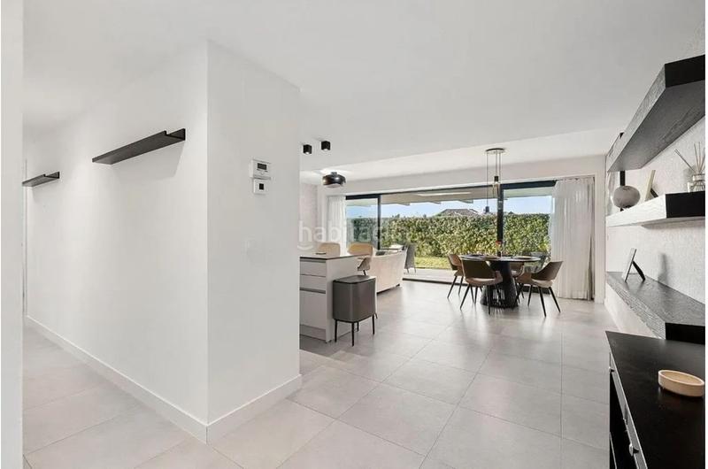 Foto 4b1f2b83-3250-4ec2-b10f-cecd9ad1b73f. Alquiler planta baja exclusivo apartamento en planta baja de lujo en oasis325, en Estepona