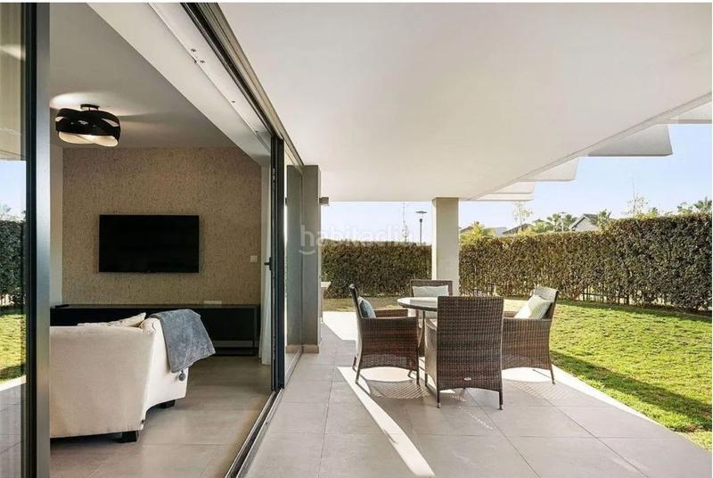 Foto fd2dfb36-22b5-4cbd-bc6c-3ed2c6c016d8. Alquiler planta baja exclusivo apartamento en planta baja de lujo en oasis325, en Estepona