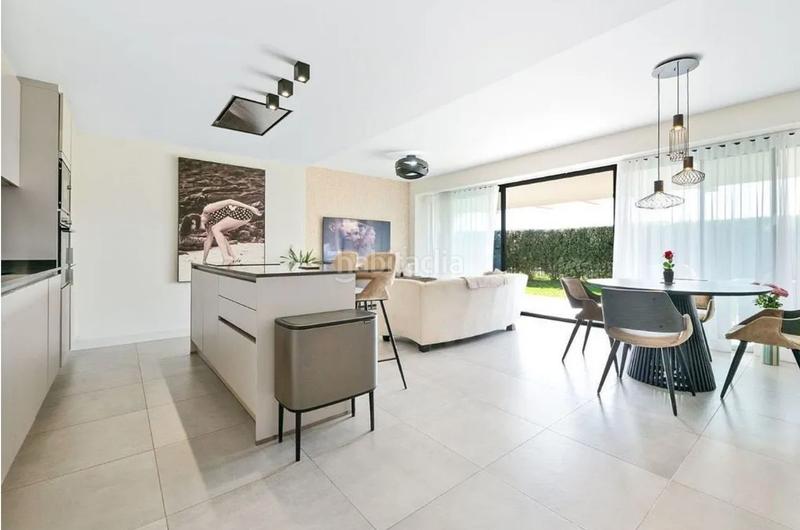 Foto 6b9487e1-ab24-477c-b46a-5df64a58d543. Rent ground floor in La Concha - Resina Golf Estepona