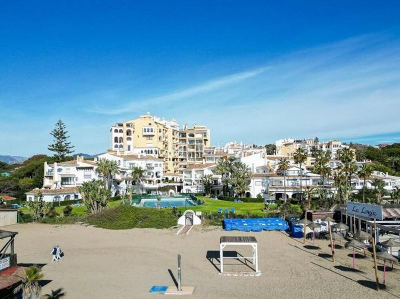 Foto 4cc25543-815c-4597-97bc-ac6643be389d. Rez-de-chaussée avec parking piscine dans Cabopino - Artola Marbella