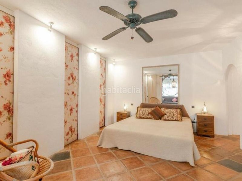 Foto 5ecf9c46-dbe2-48ac-ba34-c352503cded8. Rez-de-chaussée avec parking piscine dans Cabopino - Artola Marbella