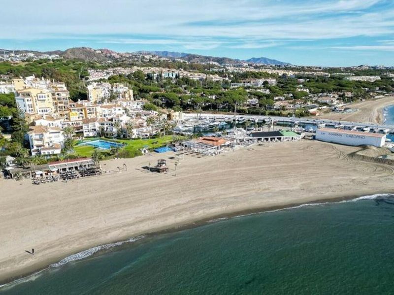 Foto 813dcd88-a811-450c-b5aa-1adb23cddc19. Rez-de-chaussée avec parking piscine dans Cabopino - Artola Marbella