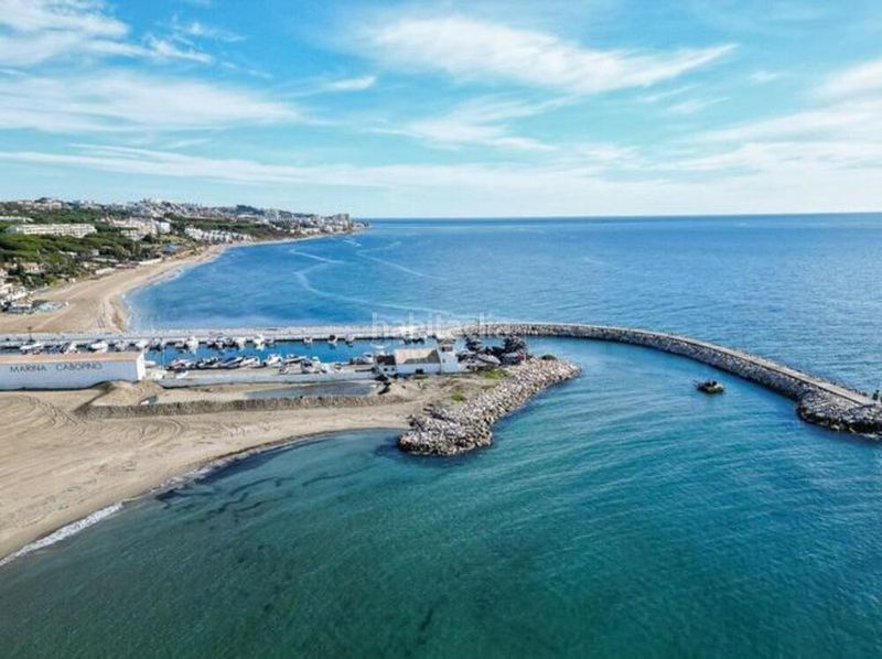 Foto a4a93924-00c0-4de2-ac66-ebde6ced3bf1. Rez-de-chaussée avec parking piscine dans Cabopino - Artola Marbella