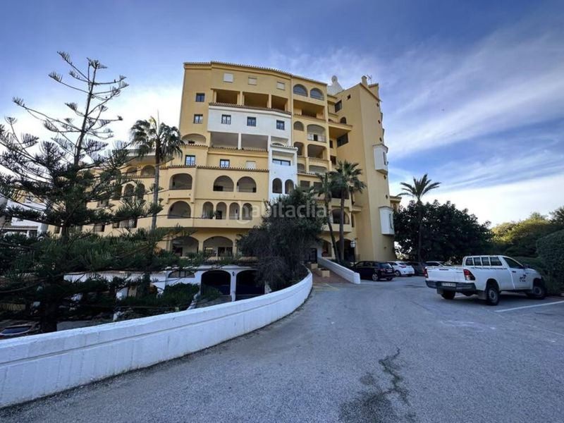 Foto d613c191-f11d-4130-8484-604cac1ec738. Rez-de-chaussée avec parking piscine dans Cabopino - Artola Marbella