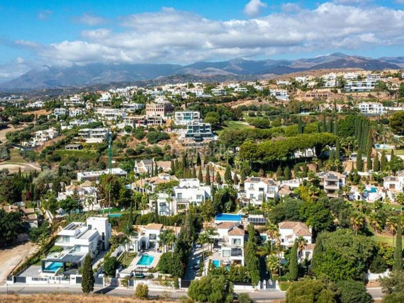Foto 474e925d-ba95-43c8-a762-c3a0a567c16b. Casa amb aparcament piscina a Paraiso - Barronal Estepona
