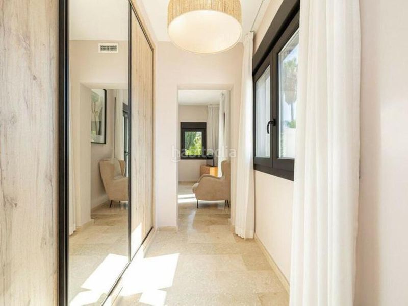 Foto a7b44857-ce0d-44b7-8bd0-cdedce4f7584. Casa amb aparcament piscina a Paraiso - Barronal Estepona