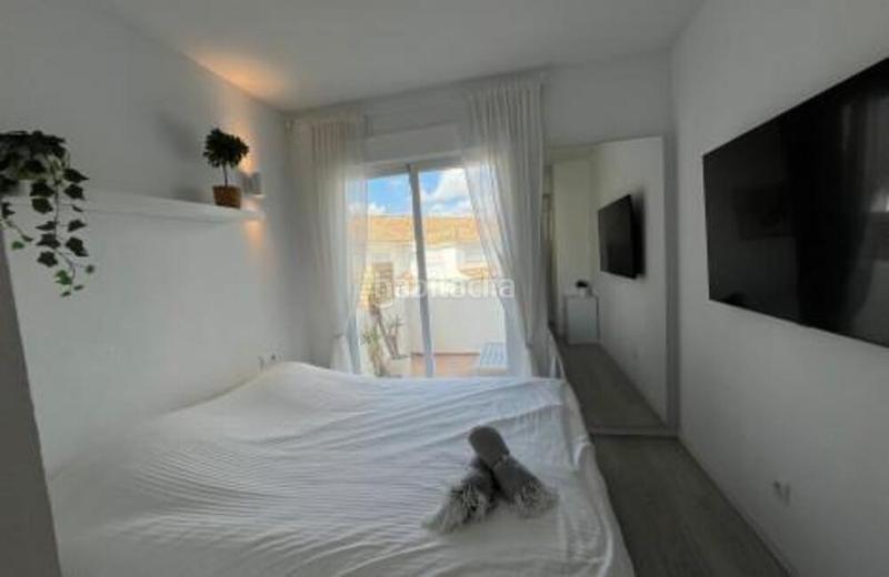 Foto d7630aa4-a33a-4967-8832-6eff68cb7c12. Lloguer dúplex amb aparcament piscina a Los Naranjos Marbella