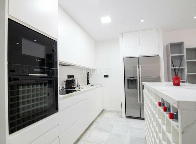 Foto 0614ca74-8440-4f68-b08e-b00f11fd8565. Apartament amb aparcament piscina a Puerto Banús Marbella
