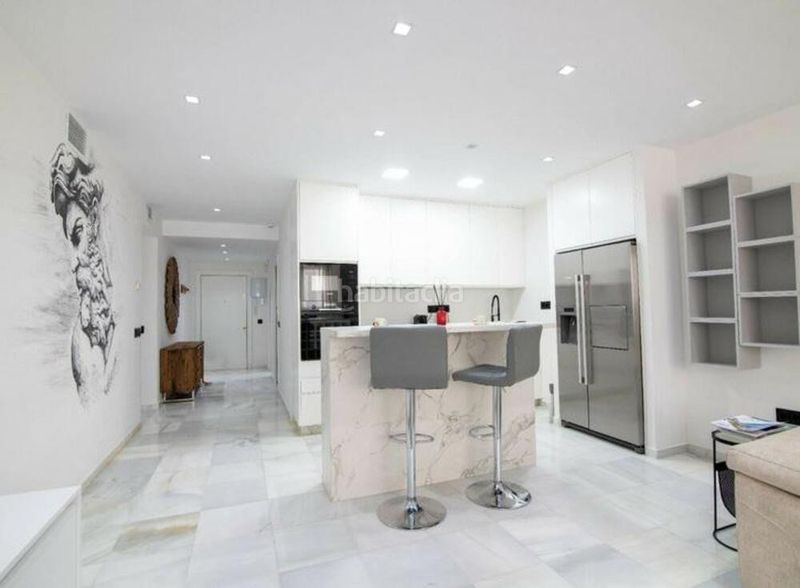 Foto 7abc9fe2-e403-4cf6-a06e-2fee17349f6b. Apartament amb aparcament piscina a Puerto Banús Marbella
