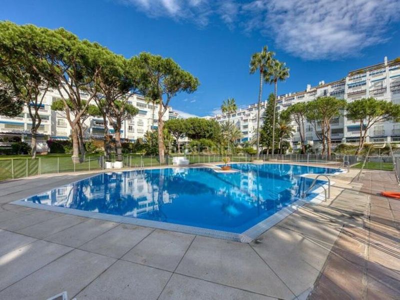 Foto a984f1af-5459-4290-9cad-862f67b9b2c2. Apartament amb aparcament piscina a Puerto Banús Marbella