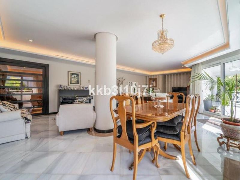 Foto 166c784e-f340-479a-87e4-68af267642c1. Apartament amb aparcament piscina a Playa de la Fontanilla Marbella