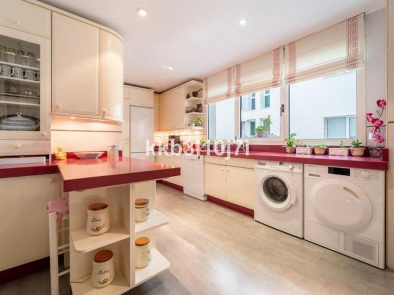 Foto 21bb9240-7b33-46dd-bc86-7e6e2c0c3e33. Apartament amb aparcament piscina a Playa de la Fontanilla Marbella