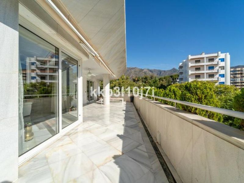 Foto ef435899-a7a6-4d38-8d04-8295ce85d309. Apartament amb aparcament piscina a Playa de la Fontanilla Marbella