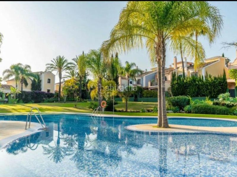 Foto 229b1d5d-bf54-439f-affc-2da06264eeb7. Lloguer casa adossada amb aparcament piscina a Guadalmina Alta Marbella