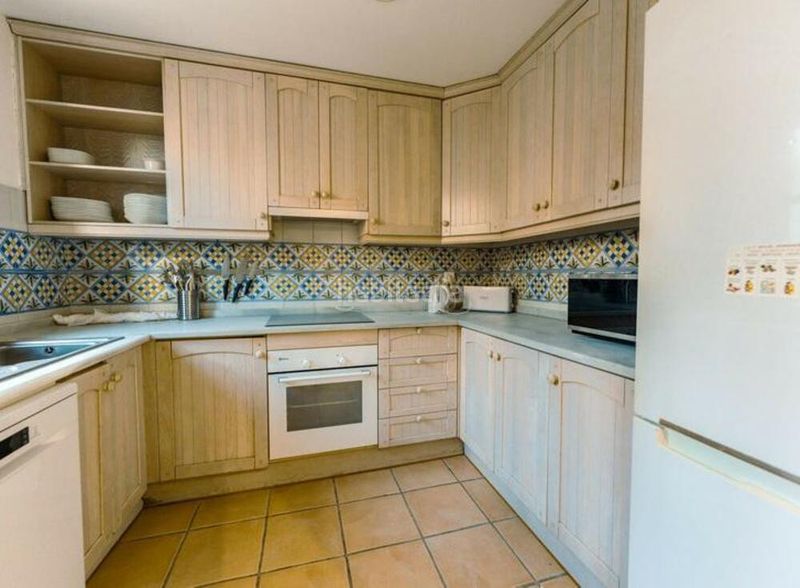 Foto 27aa7d28-345a-4be2-abbd-c20a3e682612. Lloguer casa adossada amb aparcament piscina a Guadalmina Alta Marbella